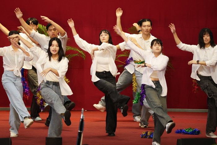 20251018校慶學生活力進場圖片